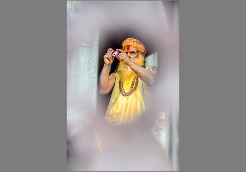 ANWB-reismagazine, moderne-hindoepriester,  Pashupatinath Tempel Kathmandu