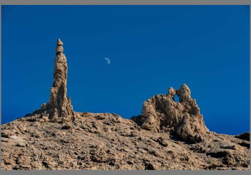 Shutterstock-Jordanie, The-wife-of-Lot -symbolised-by-the-rock-alang-the-Dead-Sea
