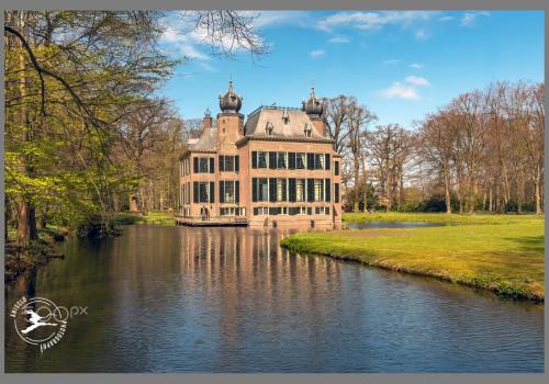 Shutterstock-Kasteel-oud-Poelgeest